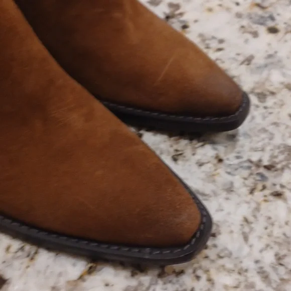 NEW Antonio Melani Tabbie Oiled Suede Mid Heeled Western Buckle Bootie Pecan Pie